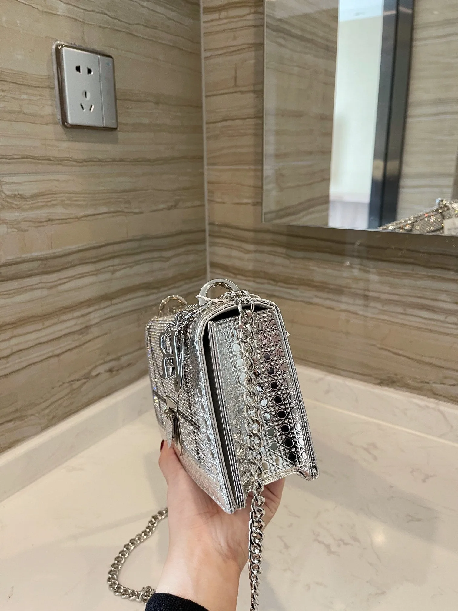 Designer Handbags DR 056