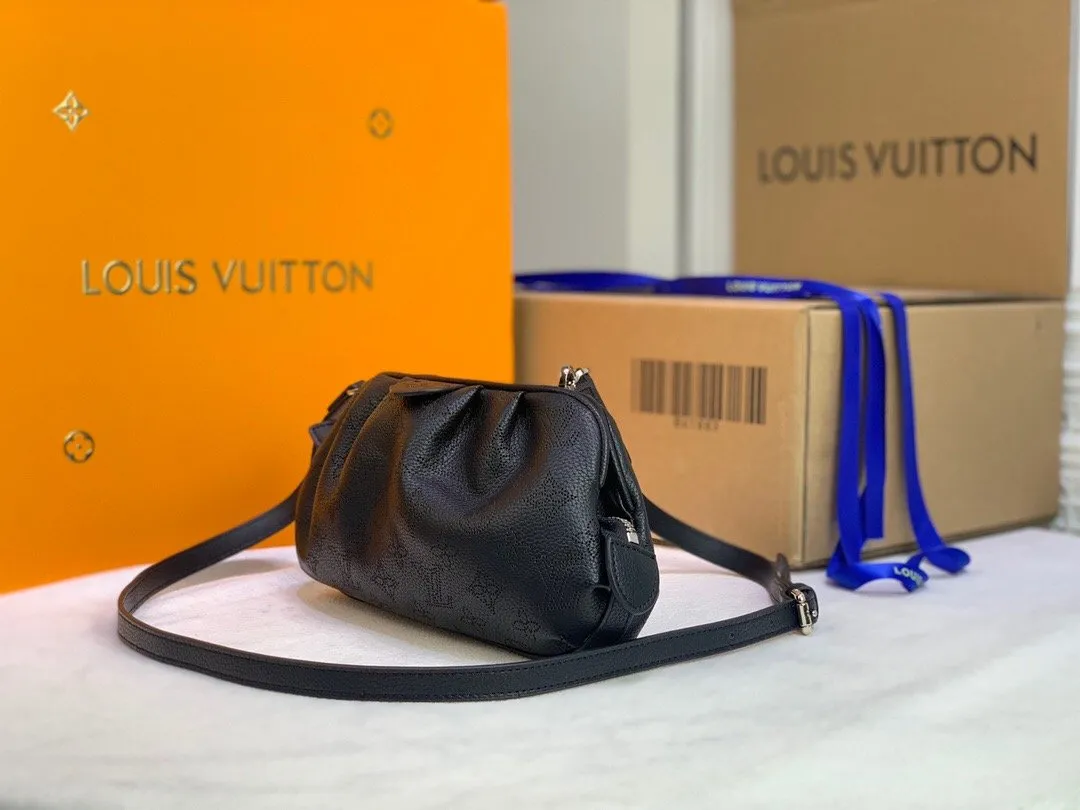 Designer Handbags LN 122