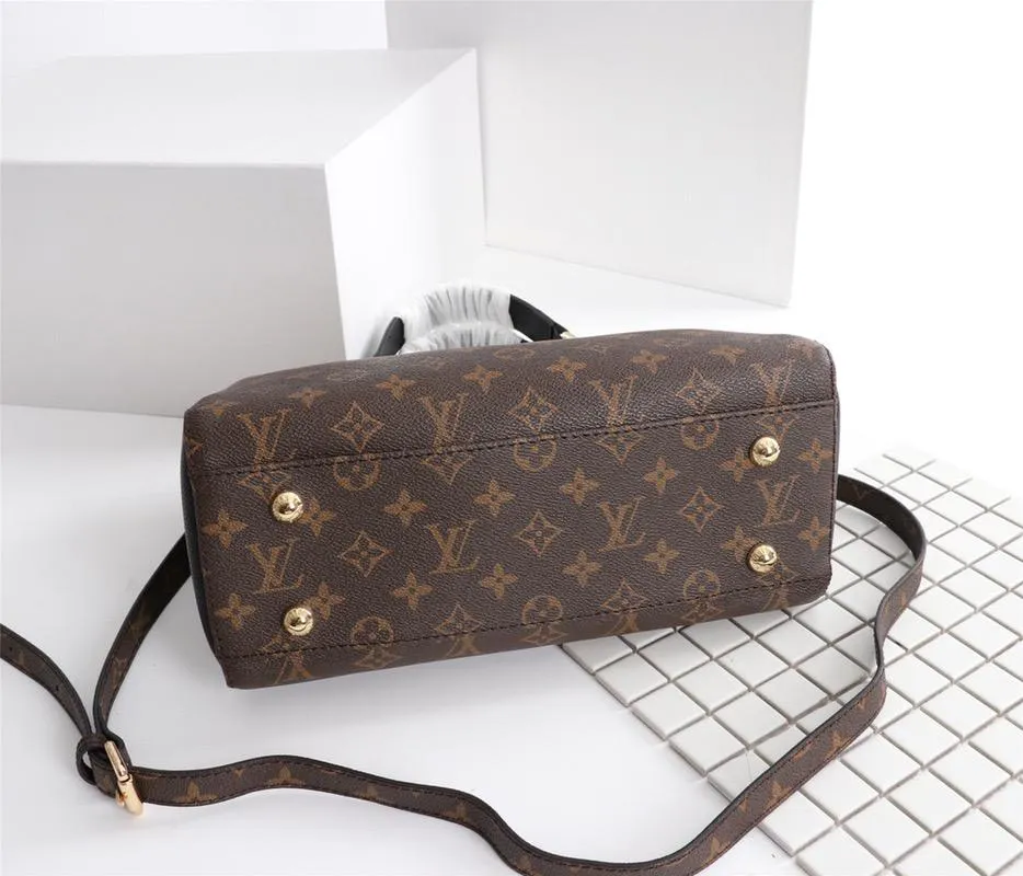 Designer Handbags LN 181